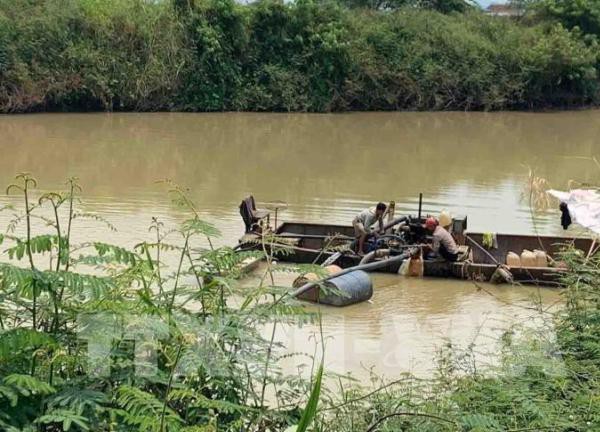 Bến Tre: Liên tiếp các vụ tái phạm khai thác cát trái phép