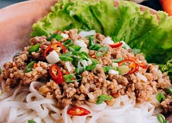 Mẹ đảm làm phở xào ngon xoắn lưỡi, cả nhà ấm bụng ngày đông lạnh