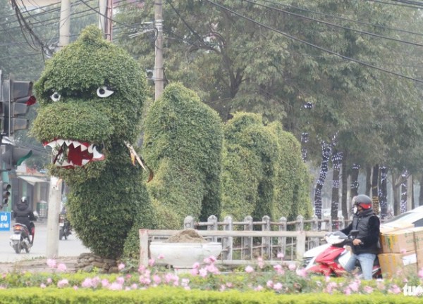 Tạo hình rồng ở Nghệ An gây tranh cãi: Cư dân mạng ví von "giống sâu xanh"