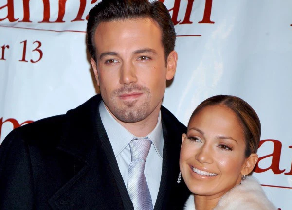 Jennifer Lopez sụp đổ khi chia tay Ben Affleck ba ngày trước đám cưới