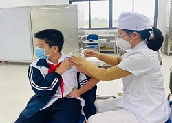 Người lớn cũng cần được tiêm chủng vaccine tránh nhiều bệnh tật