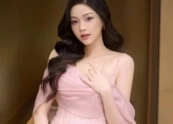 Nhan sắc ngọt ngào của "hot girl ảnh thẻ" Châu Anh sau khi sinh con đầu lòng