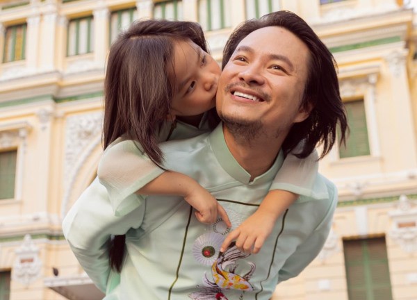 Đạo diễn Hoàng Nhật Nam: Tôi và vợ mâu thuẫn trong việc cho con vào showbiz
