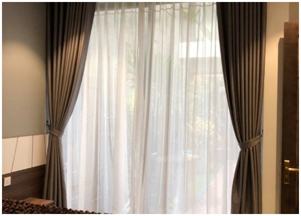 Treo rèm cửa đúng phong thủy, vận hạn tự qua, phúc lộc tự đến