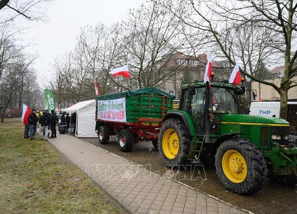 Nông dân Ba Lan phong tỏa các cửa khẩu, phản đối hàng hóa từ Ukraine