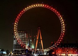 Vòng quay London Eye rực rỡ sắc đỏ vàng chào đón Tết Nguyên đán