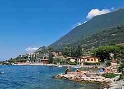 Malcesine, thị trấn cổ kính bên bờ hồ Garda