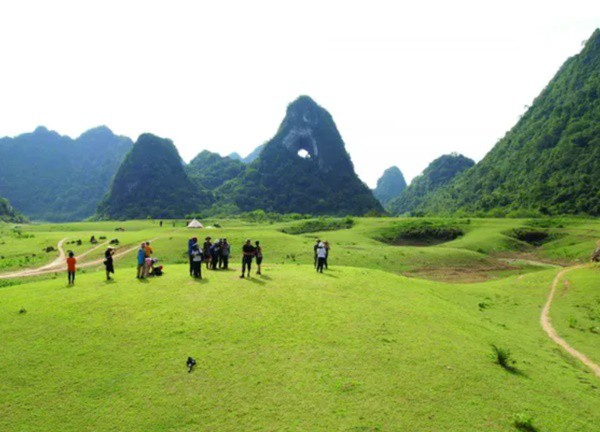 Theo dòng Thang Hen - Cao Bằng