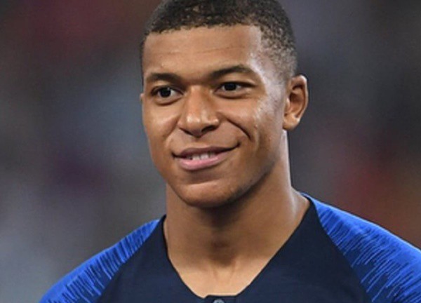 Kylian Mbappe có quyết định bất ngờ về tương lai