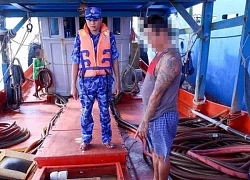 Vùng Cảnh sát biển 4 liên tiếp bắt giữ 4 tàu vận chuyển dầu lậu