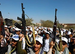 Houthi tăng cường tấn công trên Biển Đỏ, Mỹ-Anh liên quân không kích lần 4