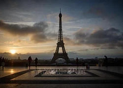 Nhân viên Tháp Eiffel chấm dứt đình công