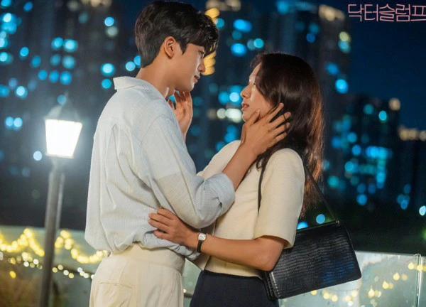 Park Hyung Sik và Park Shin Hye ăn ý, rating 'Nốt trầm đời bác sĩ' tăng mạnh