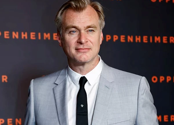 Đạo diễn phim Oppenheimer - Christopher Nolan được phong tước hiệp sĩ