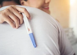 Lý do cặp vợ chồng quỳ gối trước bác sĩ