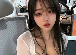 Nhan sắc quyến rũ của hot girl khiến cựu sao MU đích thân dùng tài khoản có tích xanh để làm một việc