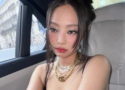 Jennie xả vlog chuẩn bị cho Paris Fashion Week, bật mí chiêu làm đẹp "0 đồng" giúp da căng mịn