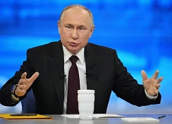 Tổng thống Putin: Một khi đã vào Ukraine, quân đội Ba Lan sẽ không bao giờ rời đi