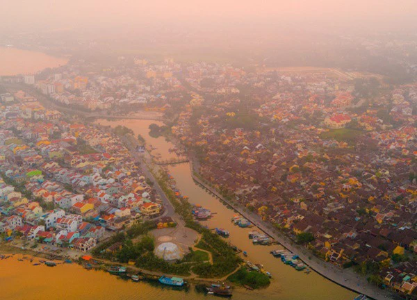 Vẻ đẹp thật khác lạ phố cổ Hội An nhìn từ trên cao