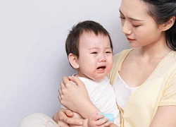 Con khóc lặng không ra tiếng khiến vợ chồng hốt hoảng: Hiện tượng khóc lặng ở trẻ nguy hiểm nên xử lý thế nào?