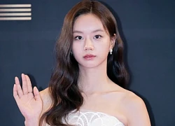 Hyeri lần đầu lộ diện công khai giữa drama tình ái, nhan sắc và biểu cảm gây bão MXH