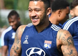 Depay gây phẫn nộ khi giúp Alves