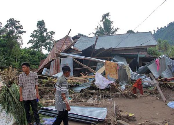 Lở đất tại Indonesia khiến 1 người tử vong và 9 người mất tích