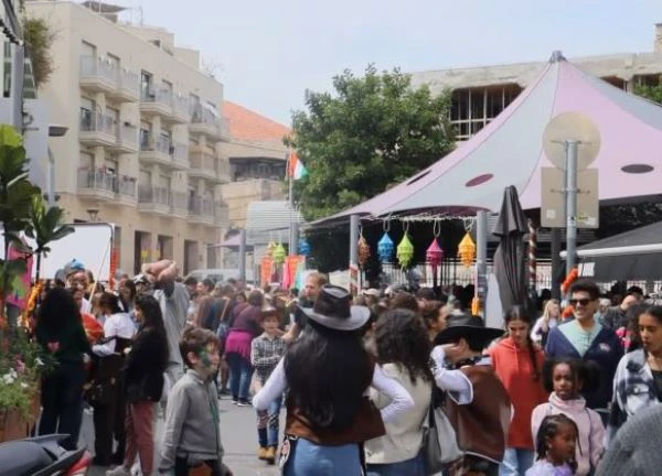 Ngập tràn sắc màu lễ hội Purim tại Israel