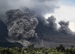 Núi lửa Ibu phun trào tại Indonesia