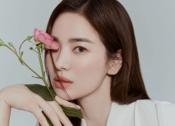 Hơn 40 tuổi Song Hye Kyo bị chê hết thời, nhìn "tin vui" vừa nhận ai cũng xuýt xoa ngưỡng mộ