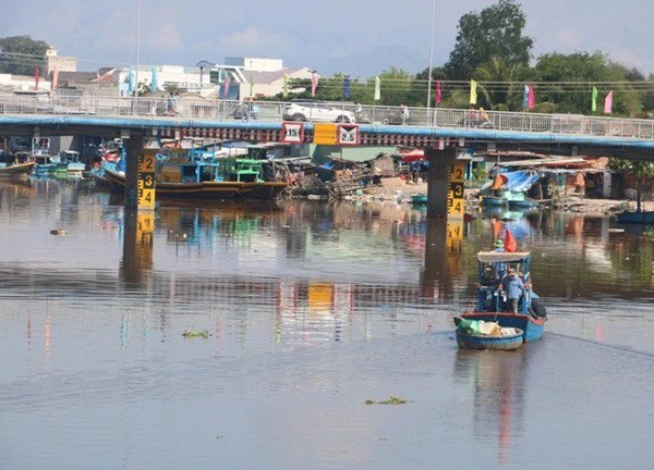 Người đàn ông xin khai thác "kho báu 3 tấn vàng" dưới sông Cà Ty