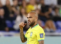 Dani Alves trả lại tiền cho Neymar