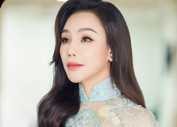 Hồ Quỳnh Hương: 10 năm dừng hát để 'chữa lành' trái tim cạn kiệt cảm xúc