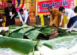 Cả làng ở Hưng Yên góp gạo làm bánh chưng nặng 7 tấn, luộc liên tục 4 ngày