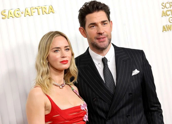 Cặp đôi quyền lực Hollywood John Krasinski và Emily Blunt tiếp tục tái hợp: Anh nhà đạo diễn, chị vợ lồng tiếng trong phim mới