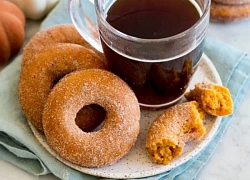 Bánh donut bí ngô giòn rụm hấp dẫn, ăn hoài không ngán