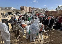 Những câu hỏi lớn xoay quanh các ngôi mộ tập thể vừa phát hiện ở Gaza