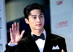 Mỹ Nam Byeon Woo Seok khẳng định vị thế, xứng danh nam thần quốc dân