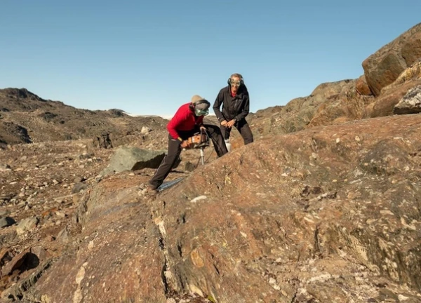 "Áo giáp" bao bọc Trái Đất 3,7 tỉ năm trước lộ diện ở Greenland