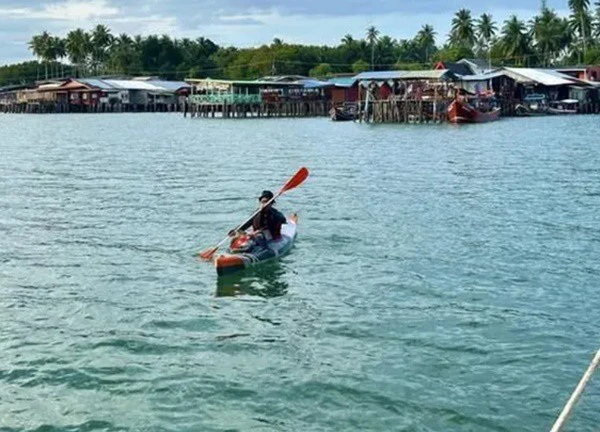 Trải nghiệm thuyền kayak khám phá đảo: Thái Lan phát triển mô hình 'du lịch chậm' độc đáo