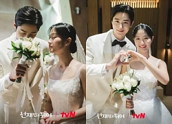 Hậu trường hôn lễ Cõng Anh Mà Chạy tập cuối hot nhất Hàn Quốc đêm nay, Byeon Woo Seok và Kim Hye Yoon tình quá trời!