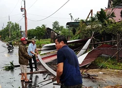 Lâm Đồng: Mưa lớn kèm theo gió lốc làm tốc mái nhiều nhà dân