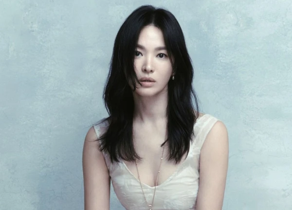 Song Hye Kyo bất ngờ tự "bóc" tính cách thật, tiết lộ về nỗi sợ lớn nhất ở tuổi ngoài 40