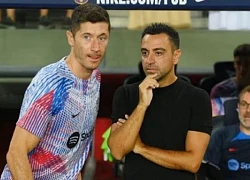 Xavi bất mãn với Lewandowski