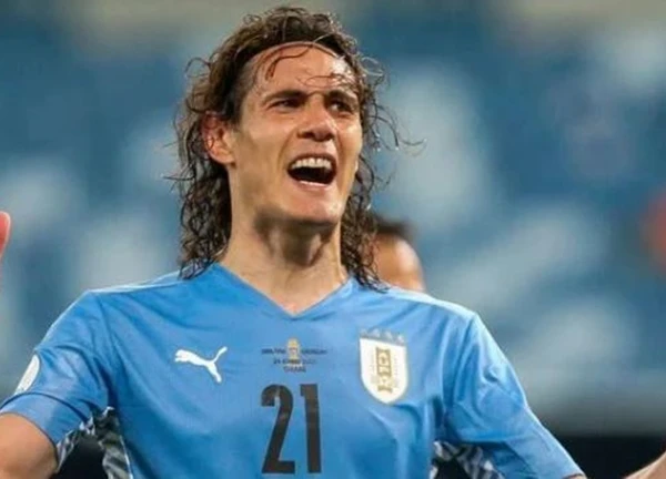 Cavani từ giã tuyển Uruguay