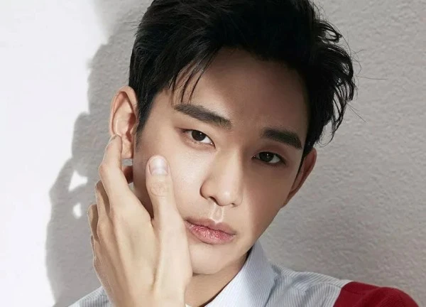 Xôn xao về quá khứ nổi loạn của tài tử "Nữ hoàng nước mắt" Kim Soo Hyun