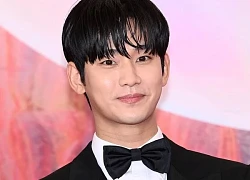 "Chúa hề Baeksang" Kim Soo Hyun: Vừa đi vệ sinh về thì bị "dí" diễn cảnh khóc trong Queen Of Tears, diễn xong còn tự thấy ngại!