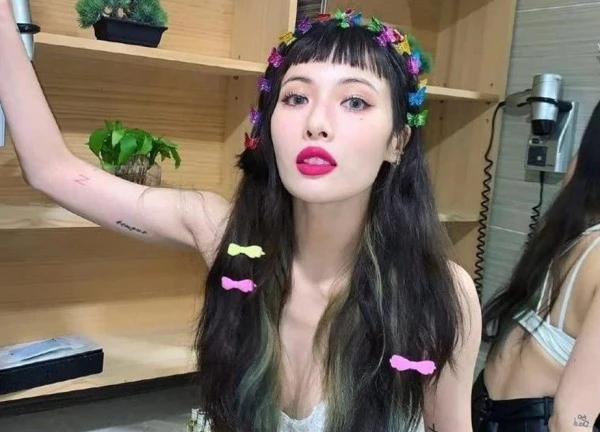 HyunA 'gây choáng' khi chỉ ăn một miếng cơm cuộn mỗi ngày