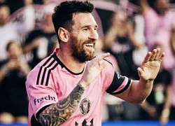 Messi có hành động bất ngờ khi được vệ sĩ ném cho trái bóng, fan khen ngợi khi biết lý do đằng sau