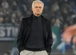 Mourinho và Ten Hag lời qua tiếng lại về MU